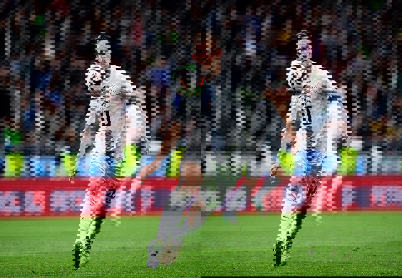 2004653