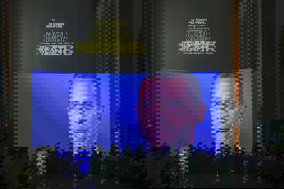 2004873