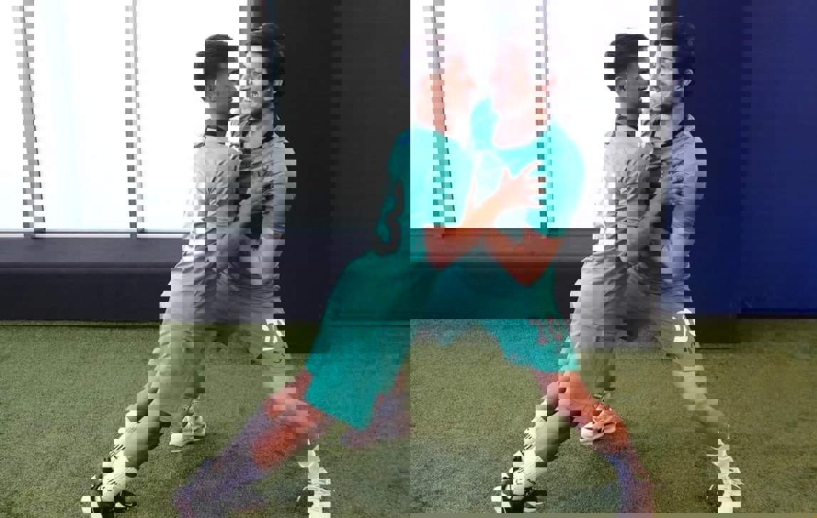 2004832