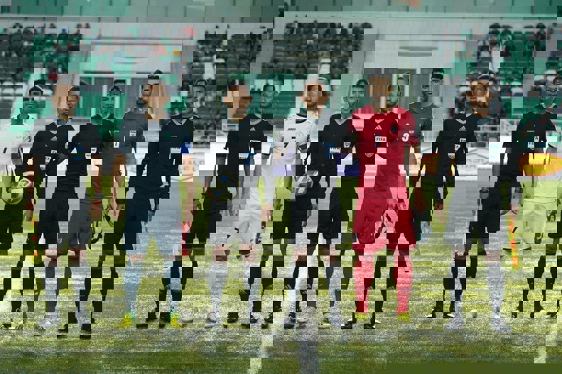2004989