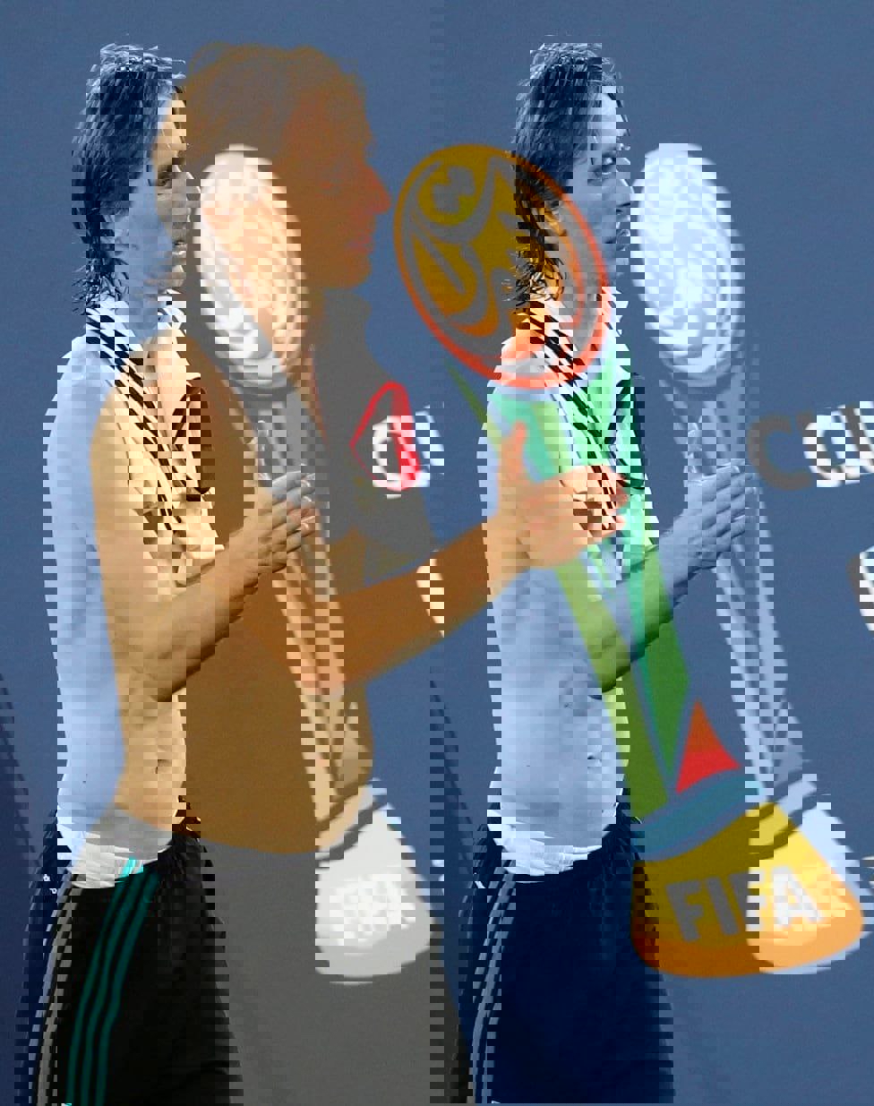 2005143