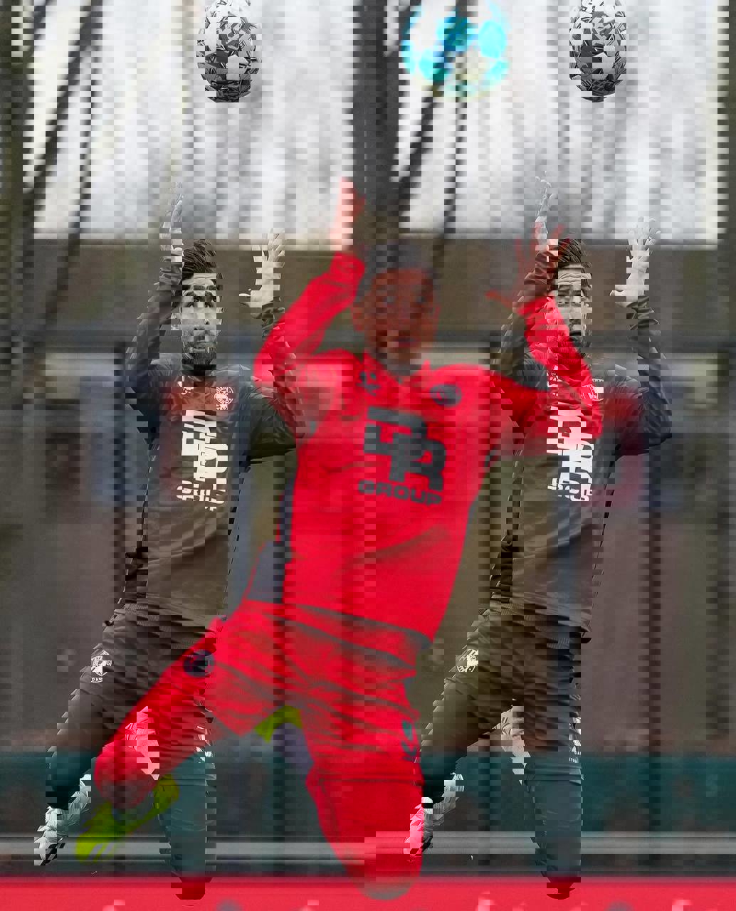 2005228