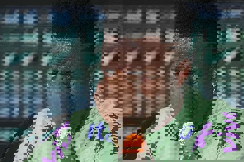 2005403
