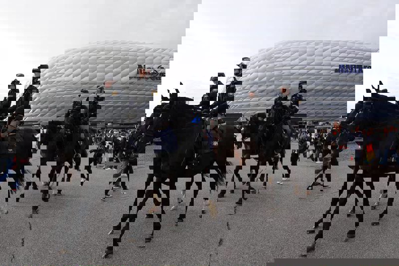 2005497