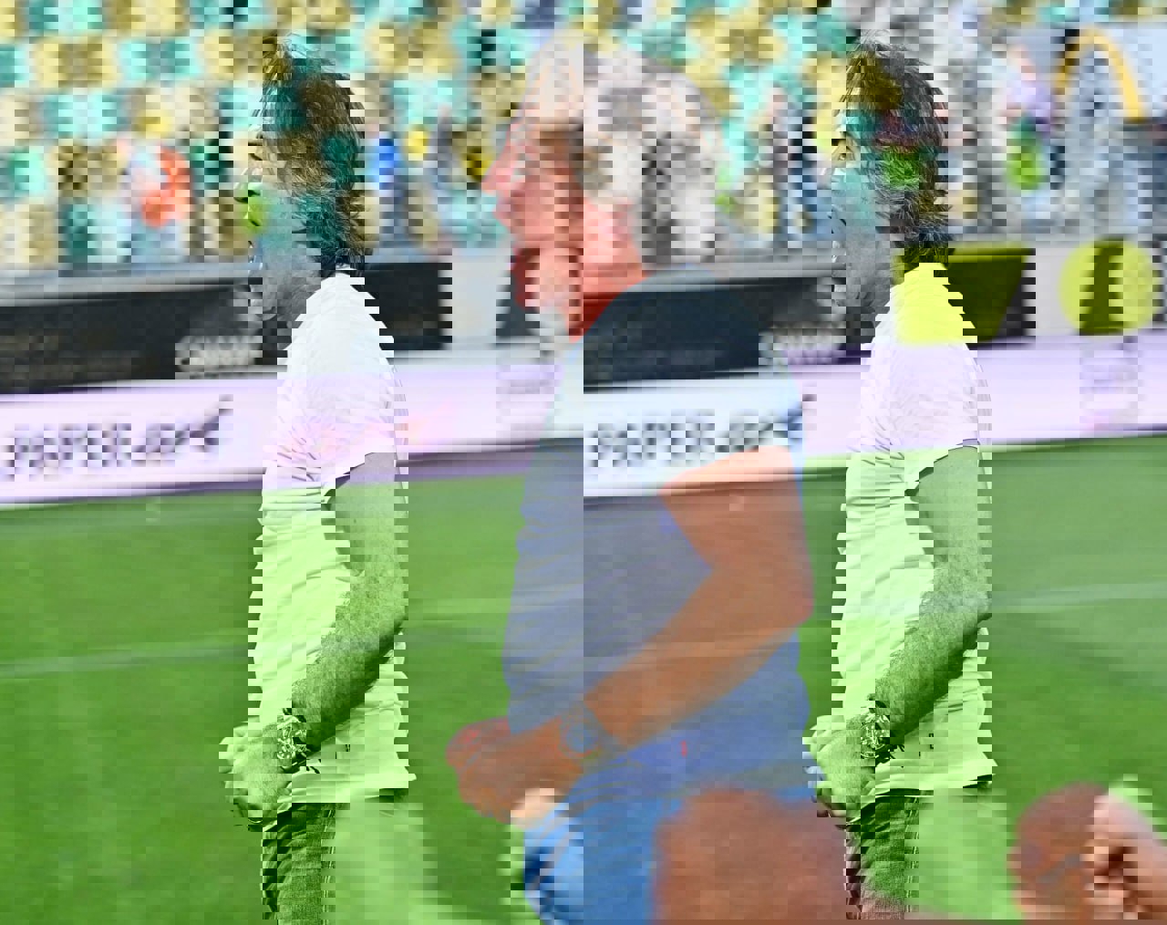 2005933