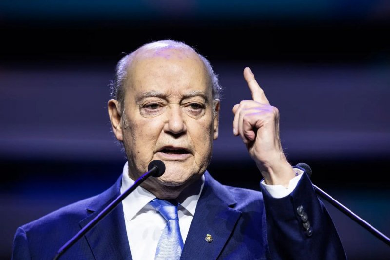 خشم رئیس پورتو: نتایج را با VAR جعل میکنید!