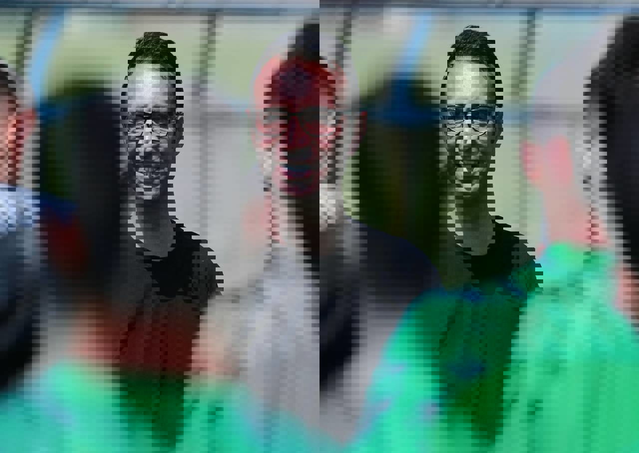 2005858