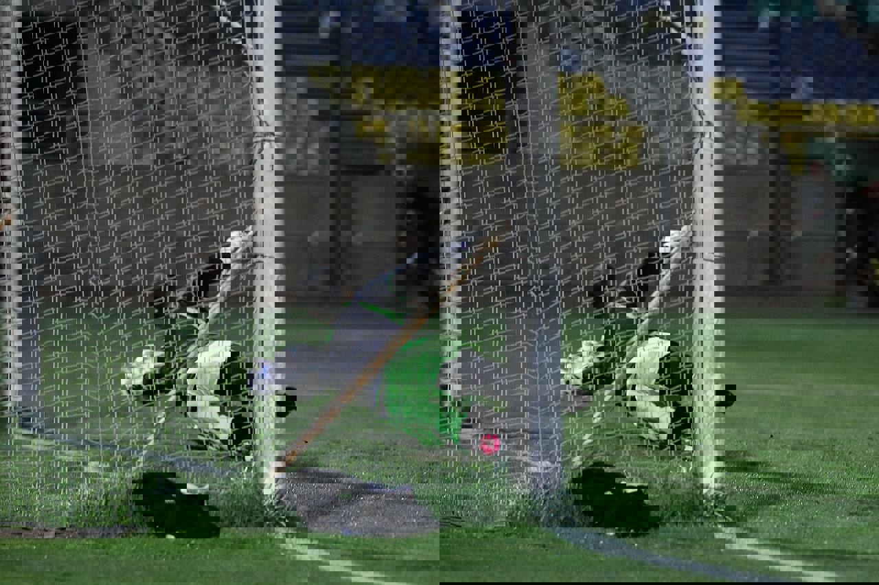 2005877