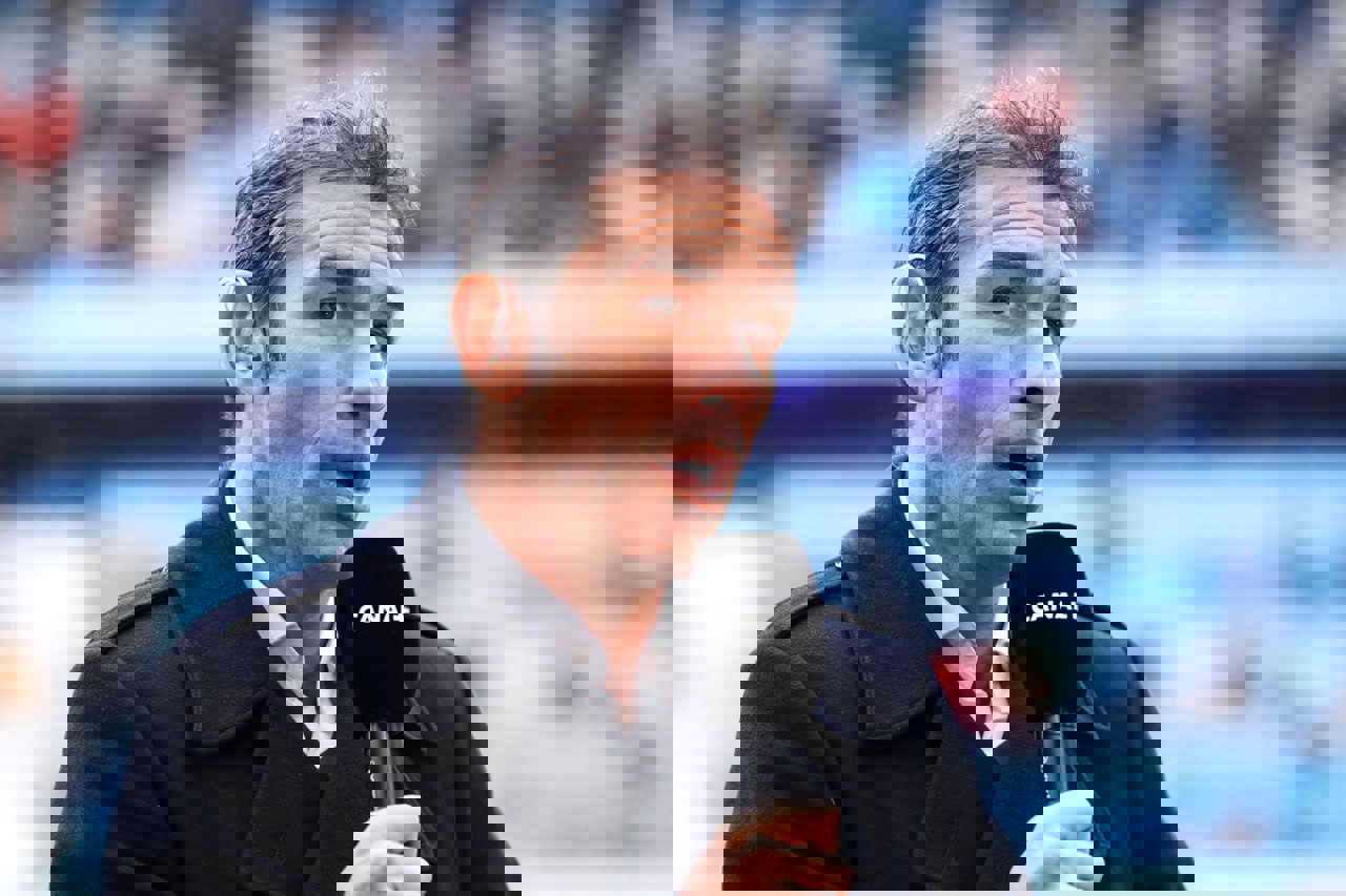 2005889