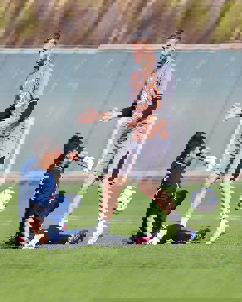 2005915