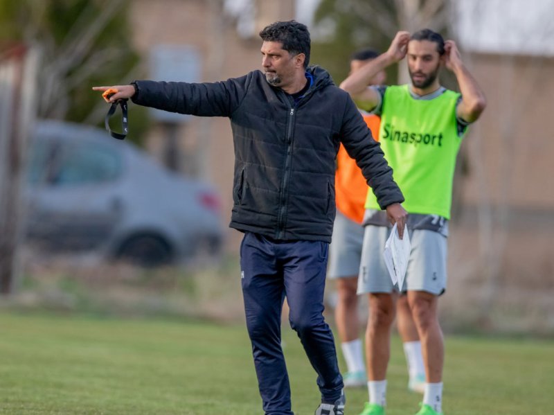 حسینی در غیاب سه ستاره مقابل استقلال