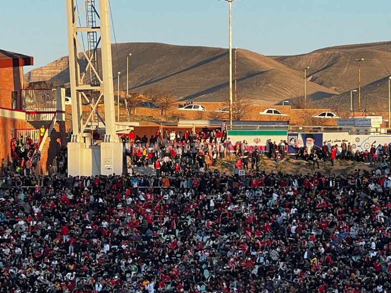 تپههای اطراف استادیوم، آخرین سنگر تراکتوریها