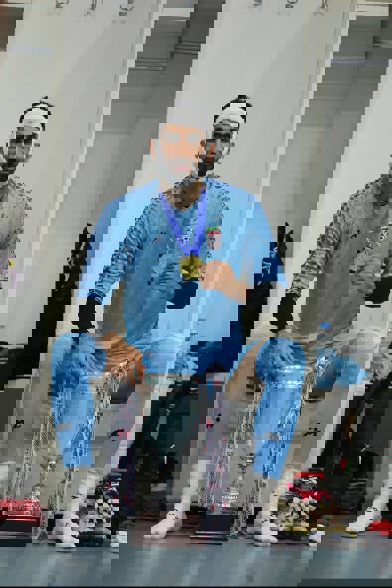 2006903