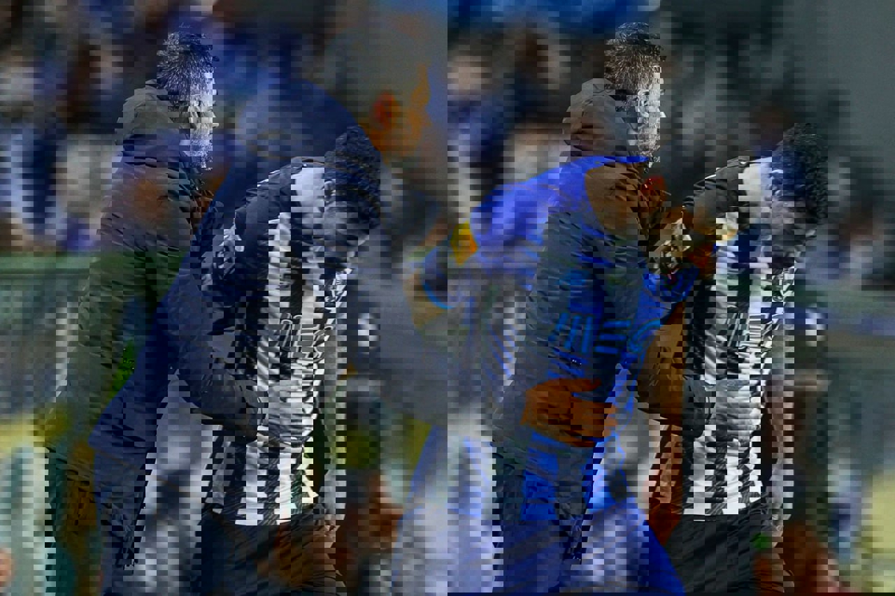 2006932