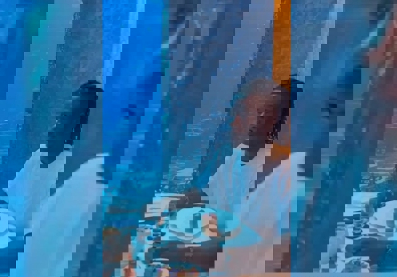 2007581