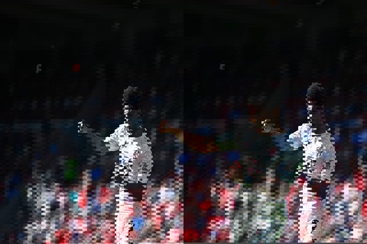 2007842