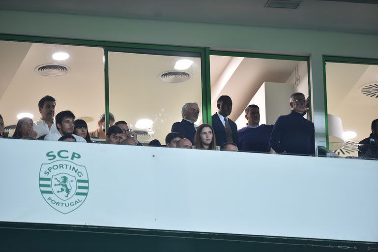 شاید آقای خاص جانشین آموریم شود!/ حضور مورینیو در ورزشگاه لیسبون برای تماشای دربی پرتغال