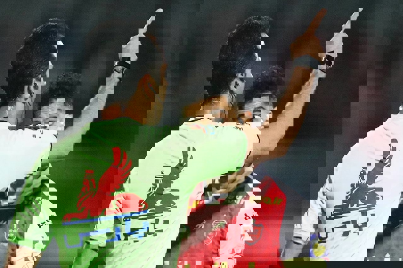 2008413