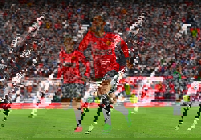 2008366