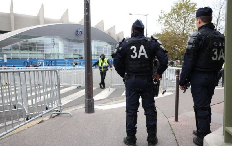 پلیس با سلاح‌های سنگین / آماده‌باش کامل پلیس پاریس برای پی‌اس‌جی - بارسا