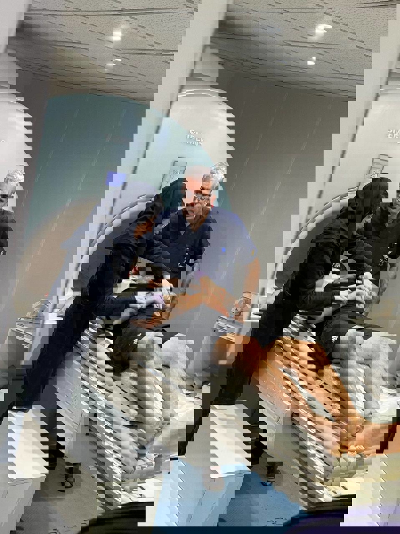 2008904