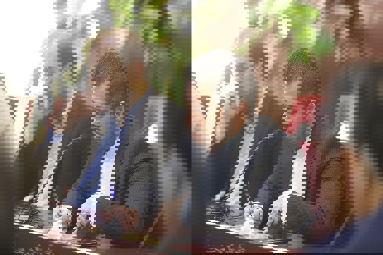2008980