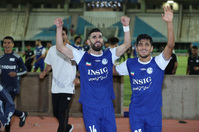 استقلال سرنوشت قهرمانی و سقوط را مشخص میکند!
