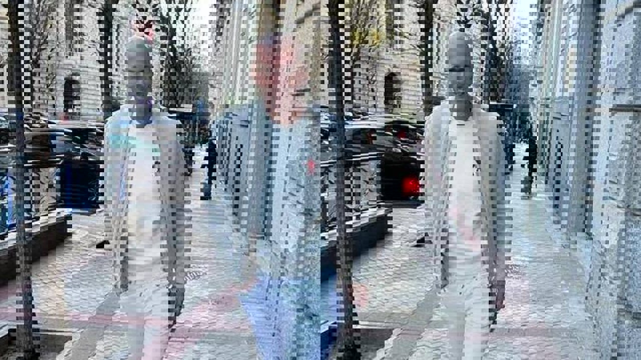2010944