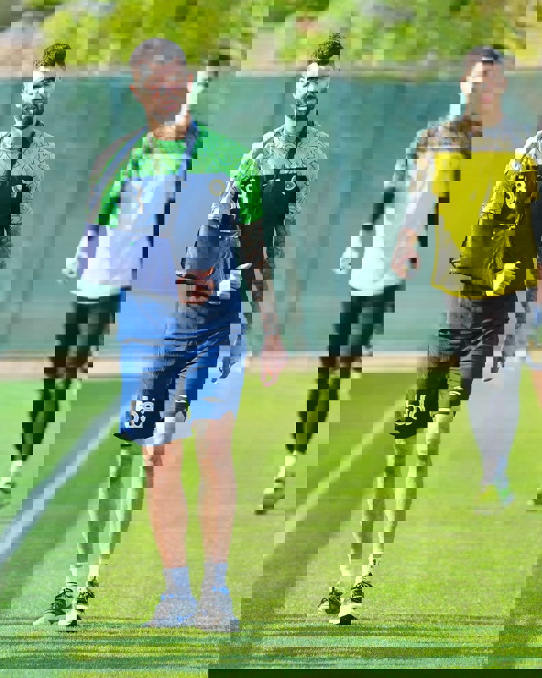 2010999