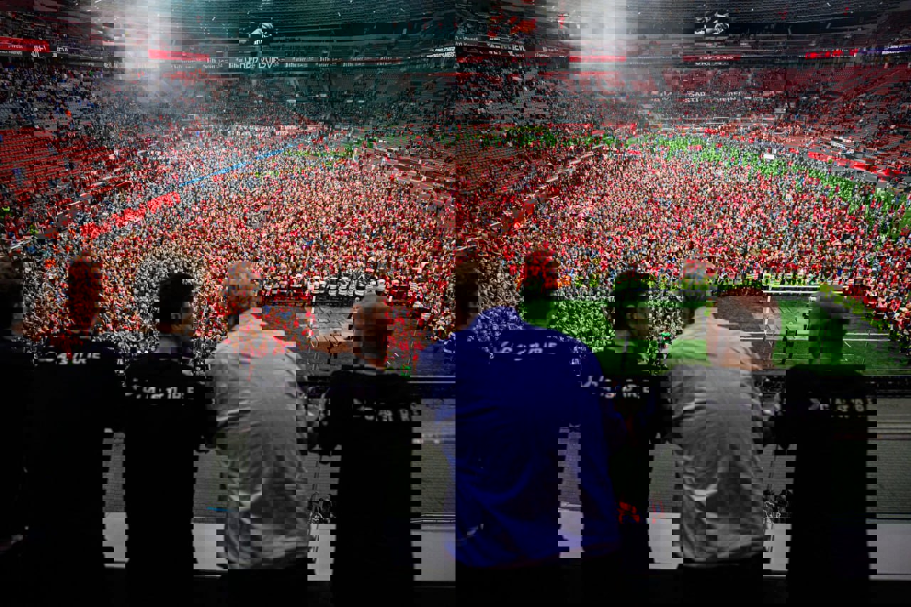 2010995