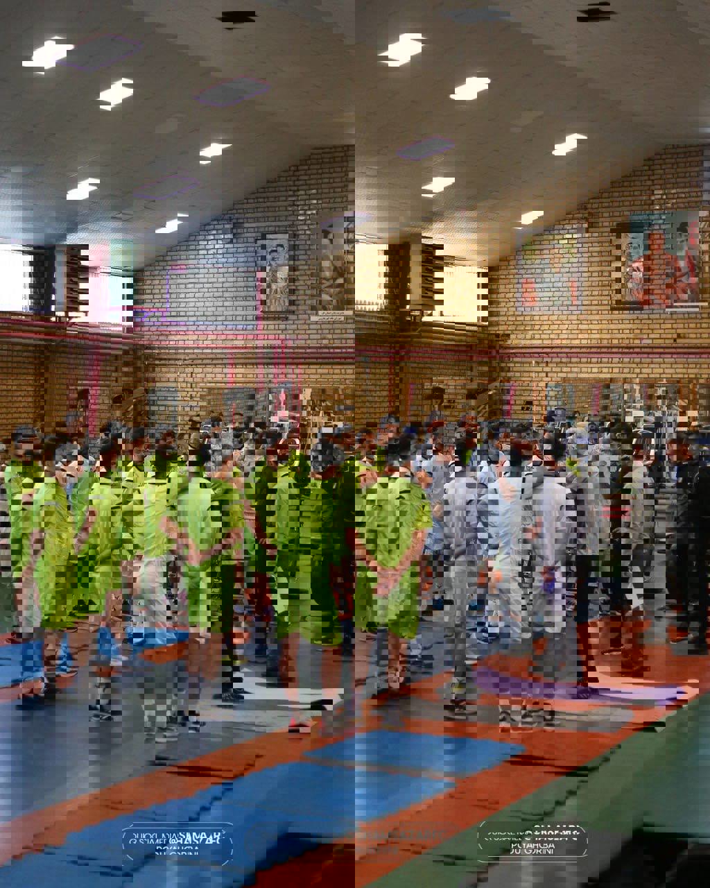 2011076
