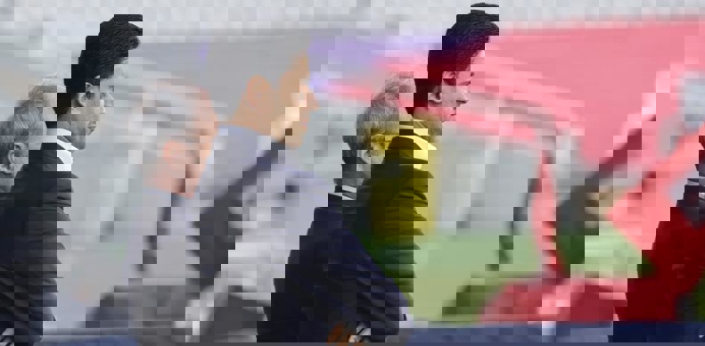 2011189