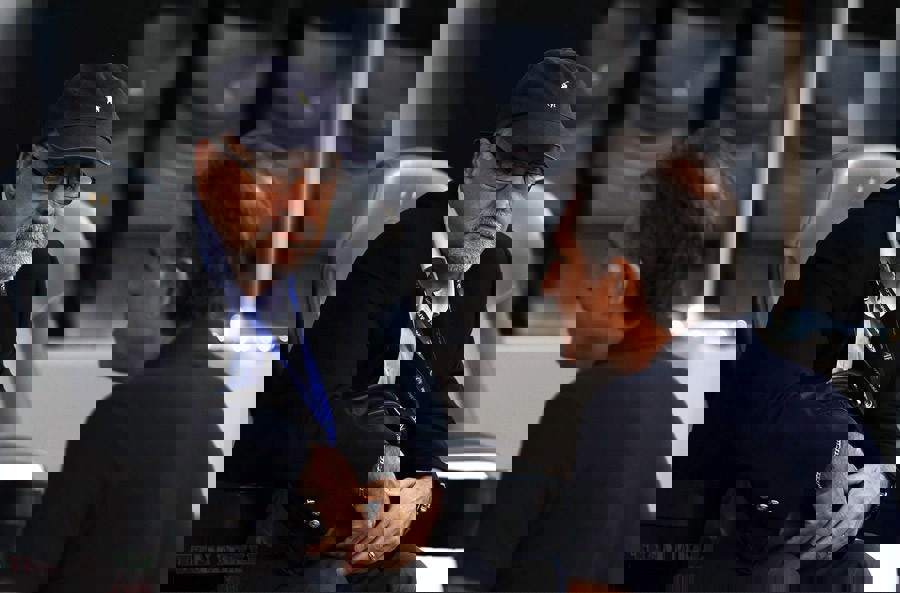 2011372