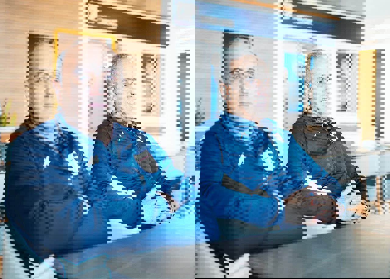 2011752