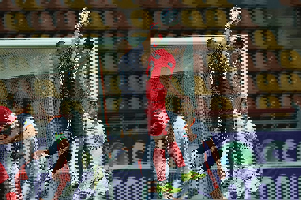 2012929