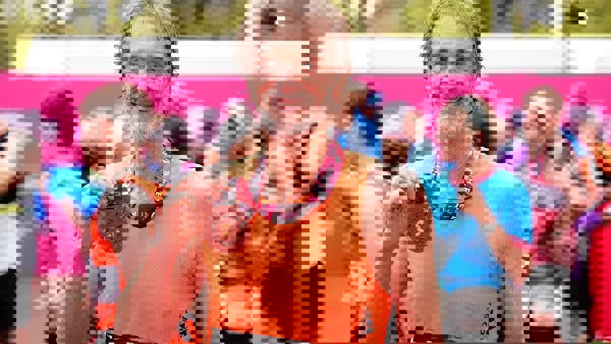 2013415