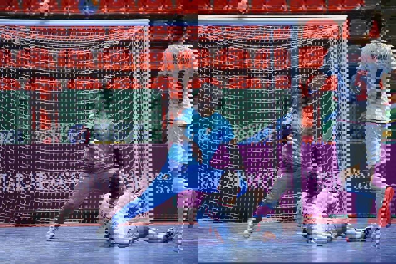 2013628
