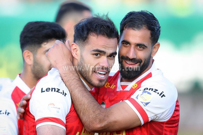 شادی دستهجمعی برای گل انفرادی ارونوف (عکس)