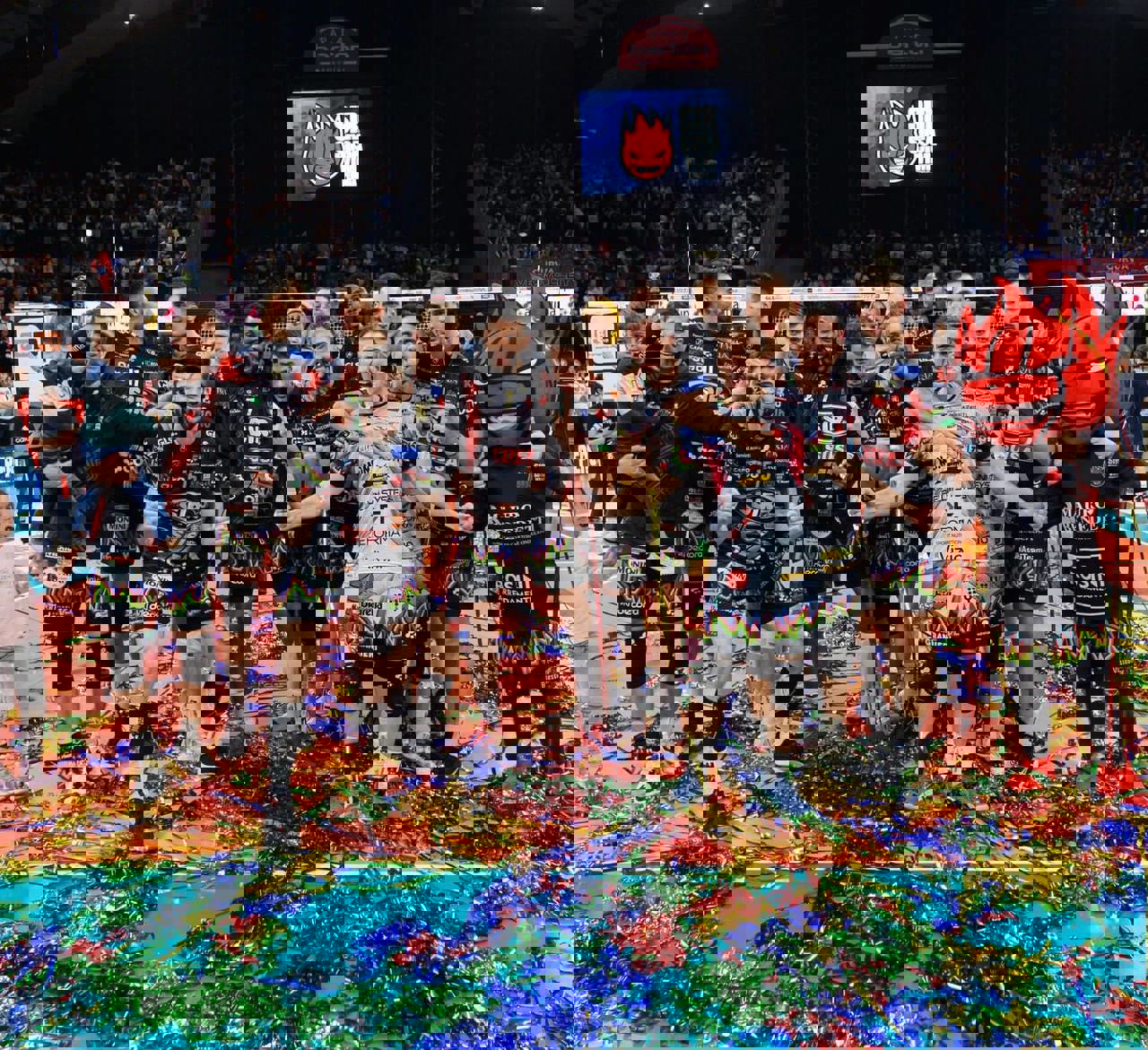 2015418