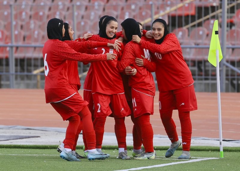 با 10 امتیاز و بدون باخت؛/ دختران ایران قهرمان کافا شدند