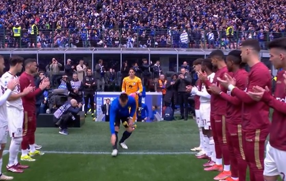 حرکت ارزشمند در سن سیرو / گارد افتخار تورینو برای قهرمان ایتالیا (عکس)