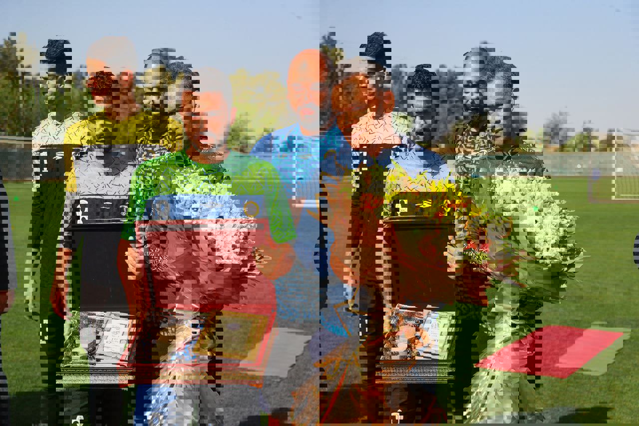 2016077