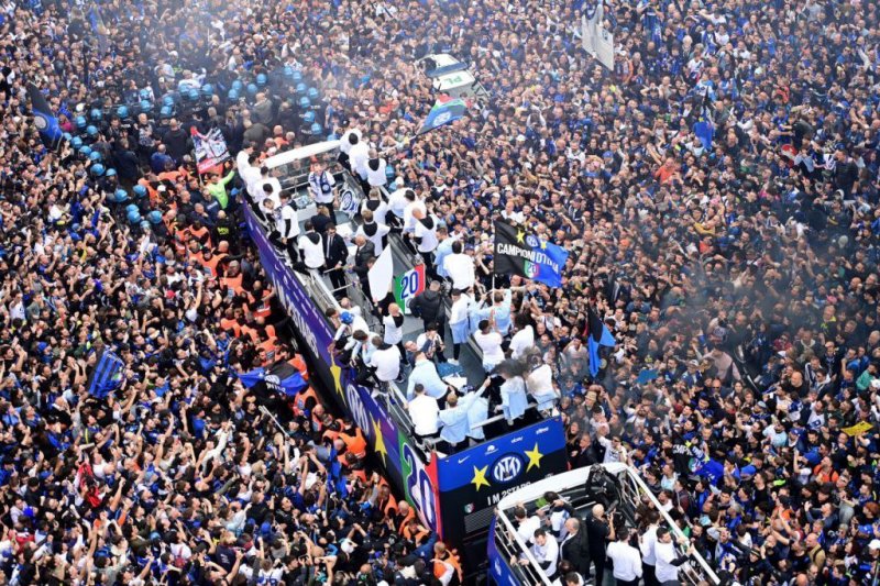 جشن قهرمانی دردسرساز: اینتر جریمه مالی شد!