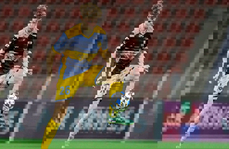 2018605
