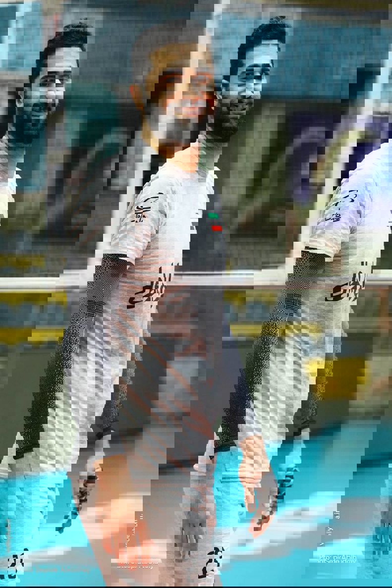 2018823