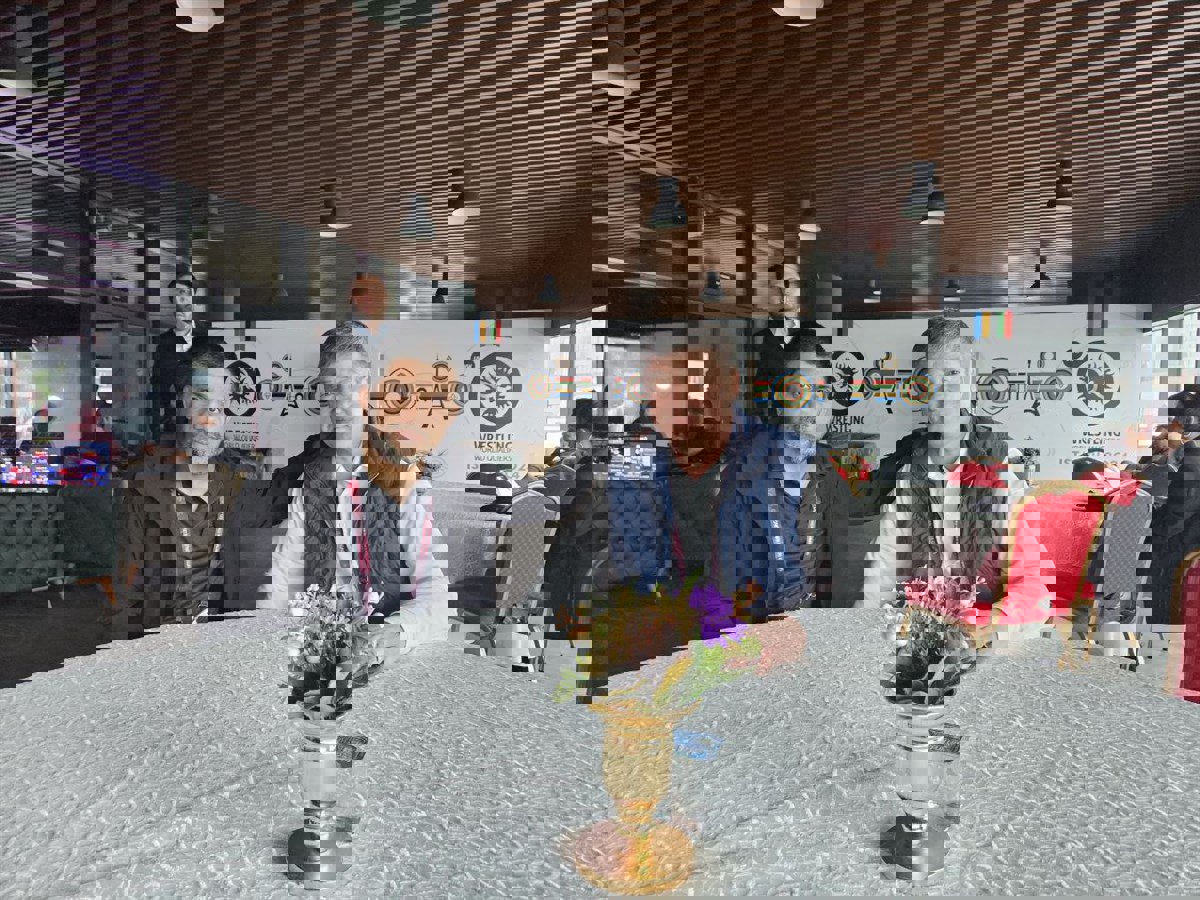 2020570