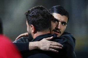 جوان‌ترین گلر تیم ملی در آغوش مسعود شجاعی