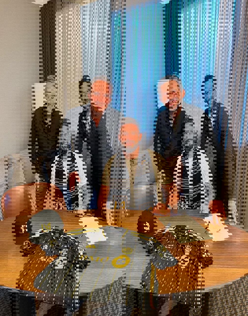 2021589