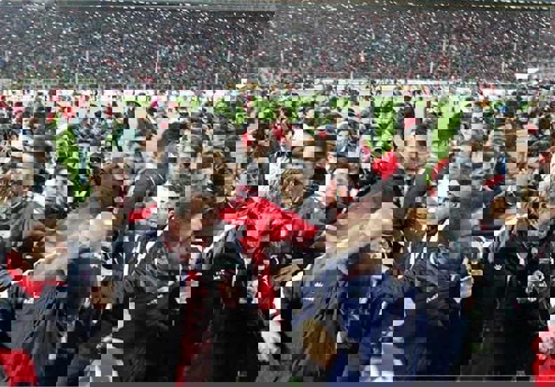 2021902