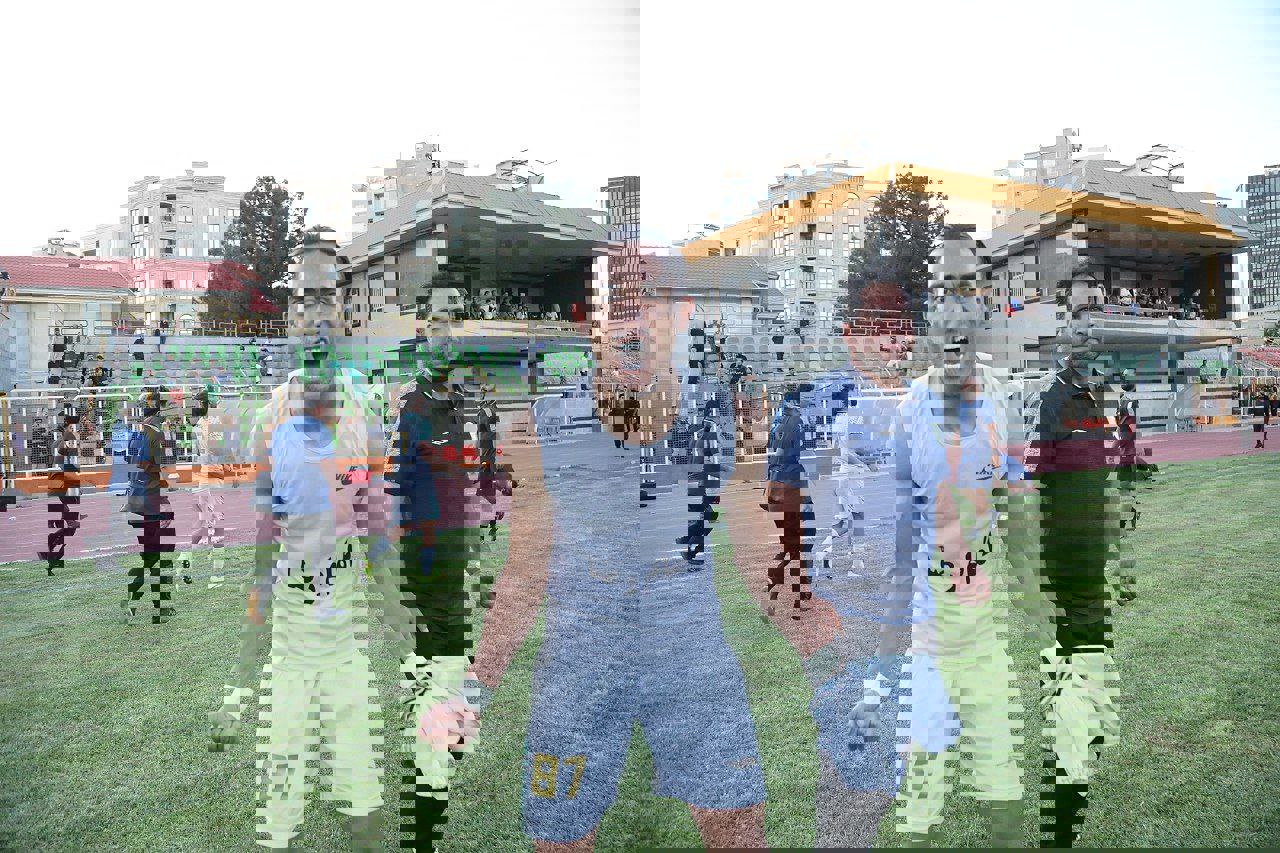 2021949